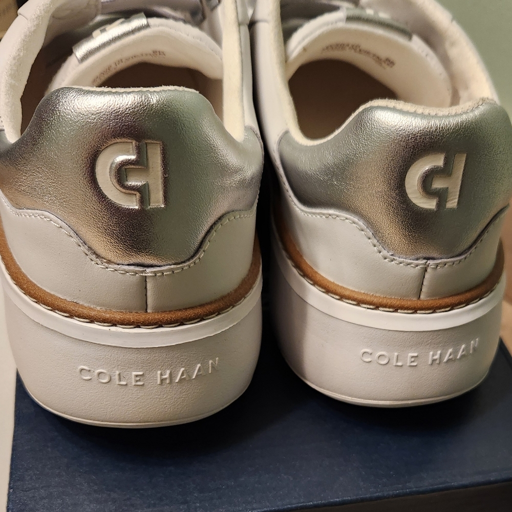 Cole Haan Women's Grandpro Topspin Triple Strap Sneaker W30410-B Optic White New - Picture 2 of 4